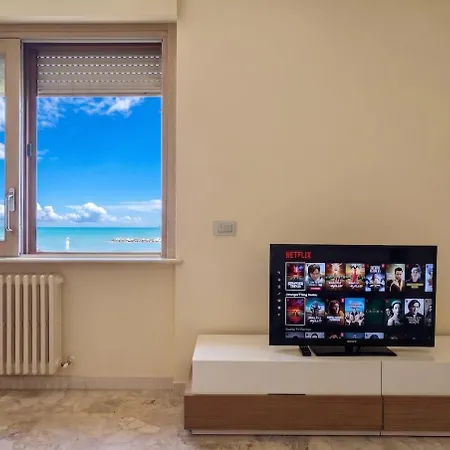 Διαμέρισμα -fronte Mare- Wifi Ac Vista Mare 10 Posti Letto Porto San Giorgio