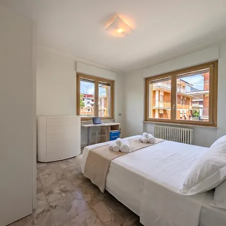 -fronte Mare- Wifi Ac Vista Mare 10 Posti Letto